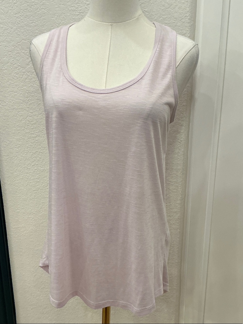 GAIAM Soft Lavender Scoop Neck Tank Top